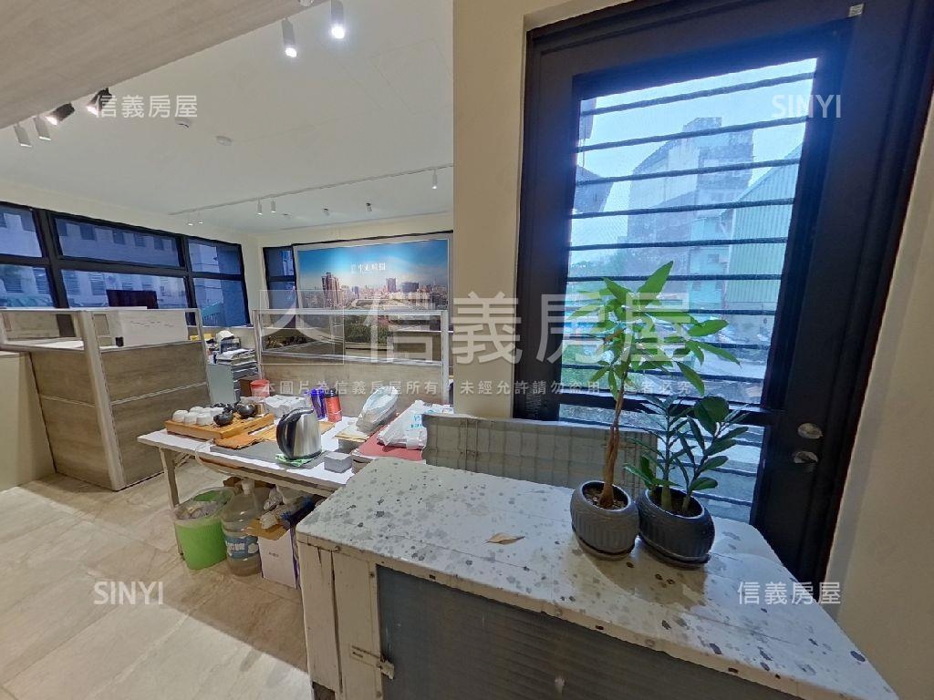 אֵל中正城閱店面房屋室內格局與周邊環境