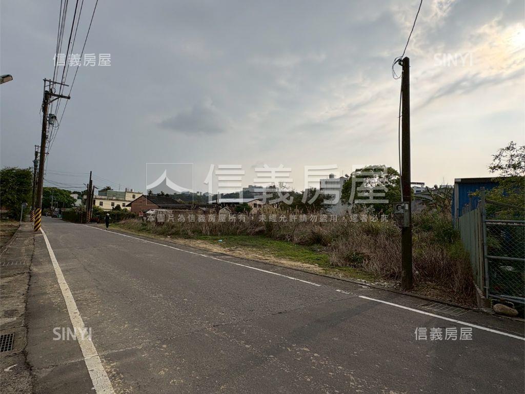 金龍段２４２５地號房屋室內格局與周邊環境