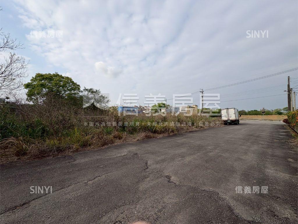 金龍段２４２５地號房屋室內格局與周邊環境