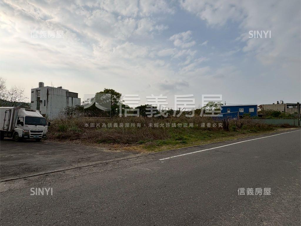 金龍段２４２５地號房屋室內格局與周邊環境