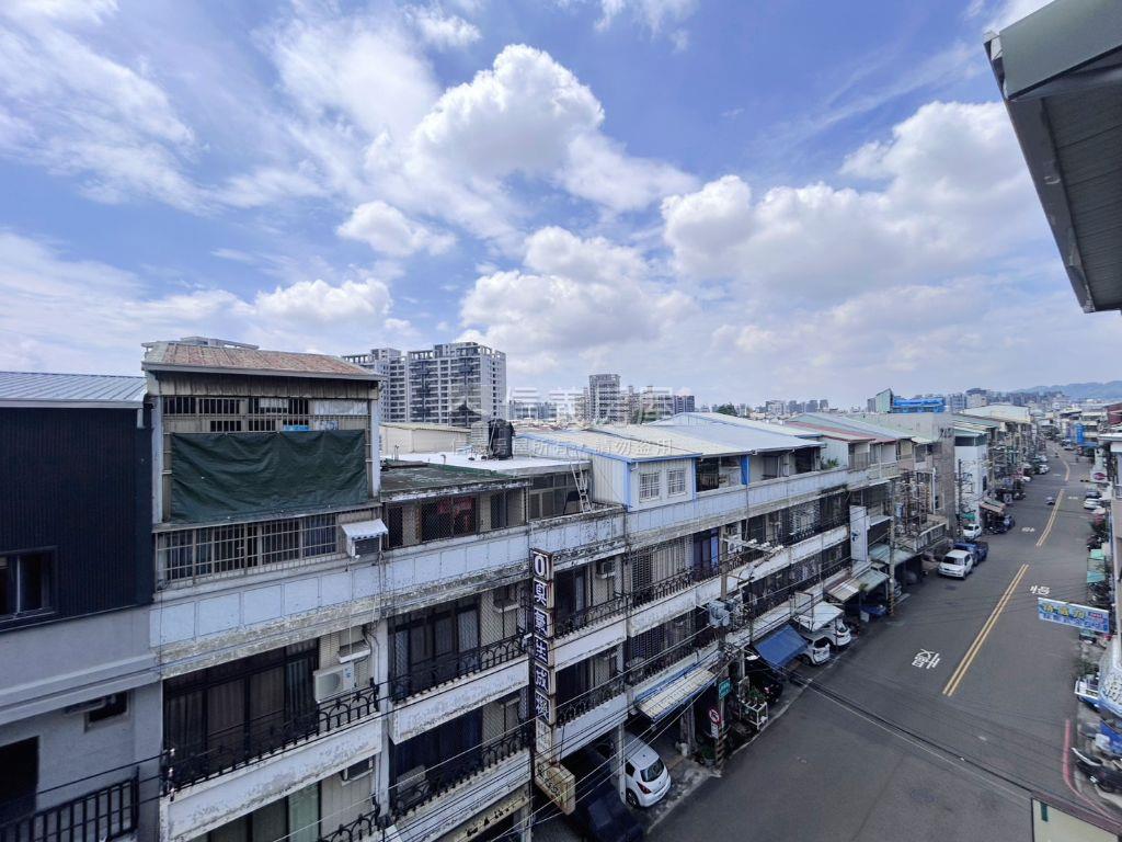 近東英棒球場雙面臨路透店房屋室內格局與周邊環境