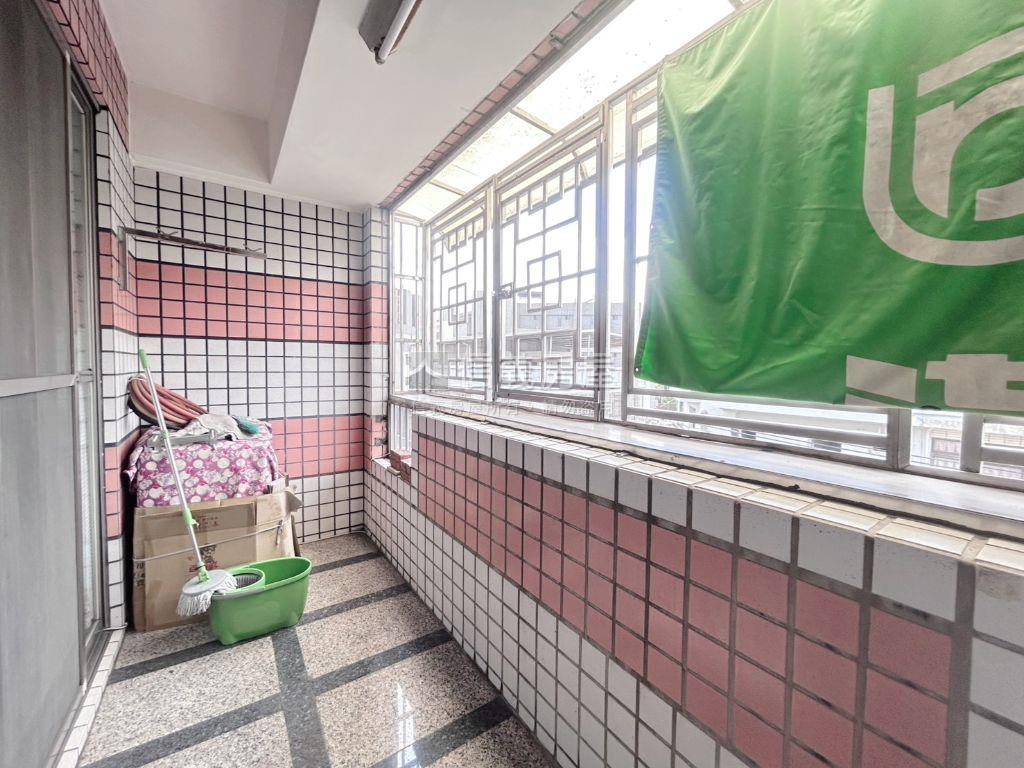 近東英棒球場雙面臨路透店房屋室內格局與周邊環境