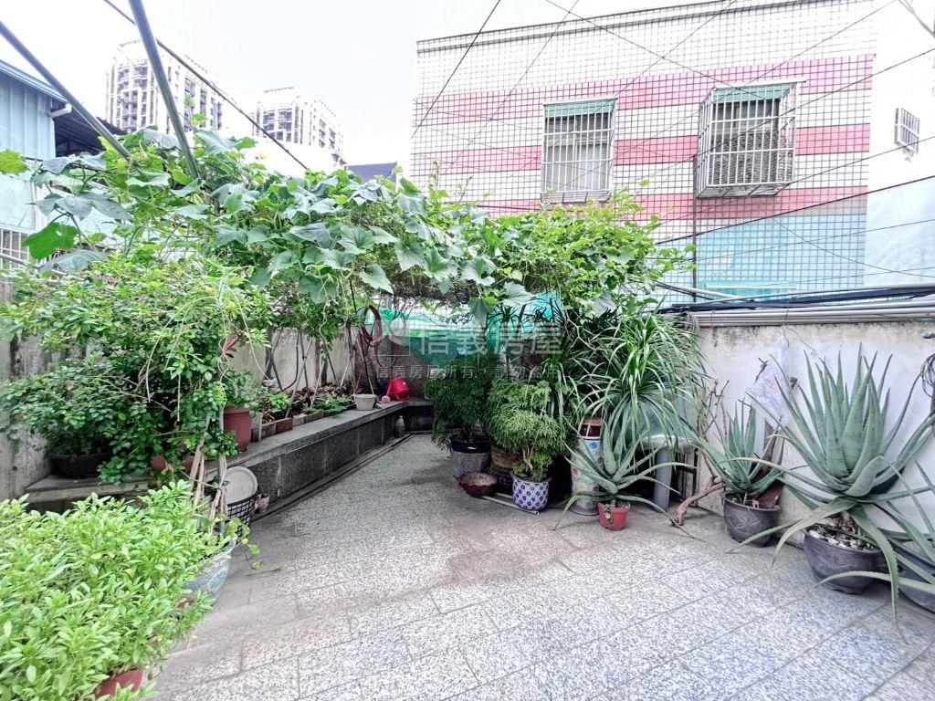 近東英棒球場雙面臨路透店房屋室內格局與周邊環境