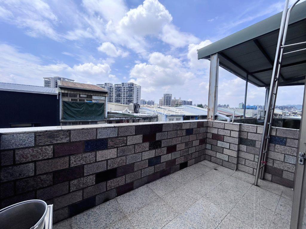 近東英棒球場雙面臨路透店房屋室內格局與周邊環境