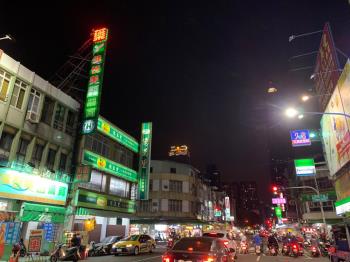 近漢神角窗雙店面