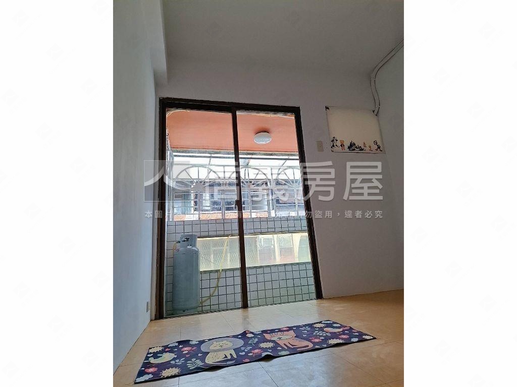 近中正路三房兩衛電梯美廈房屋室內格局與周邊環境