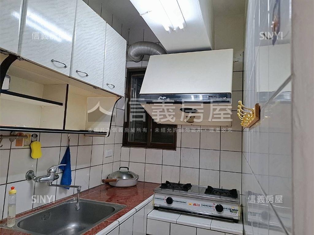 近中正路三房兩衛電梯美廈房屋室內格局與周邊環境