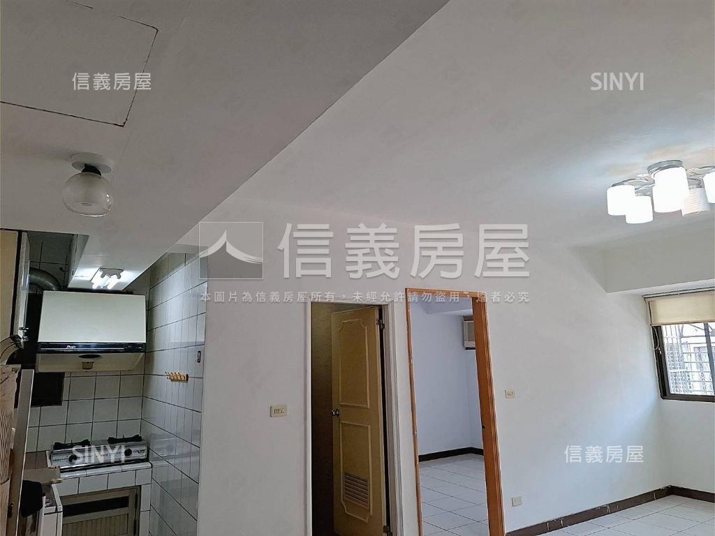 近中正路三房兩衛電梯美廈房屋室內格局與周邊環境