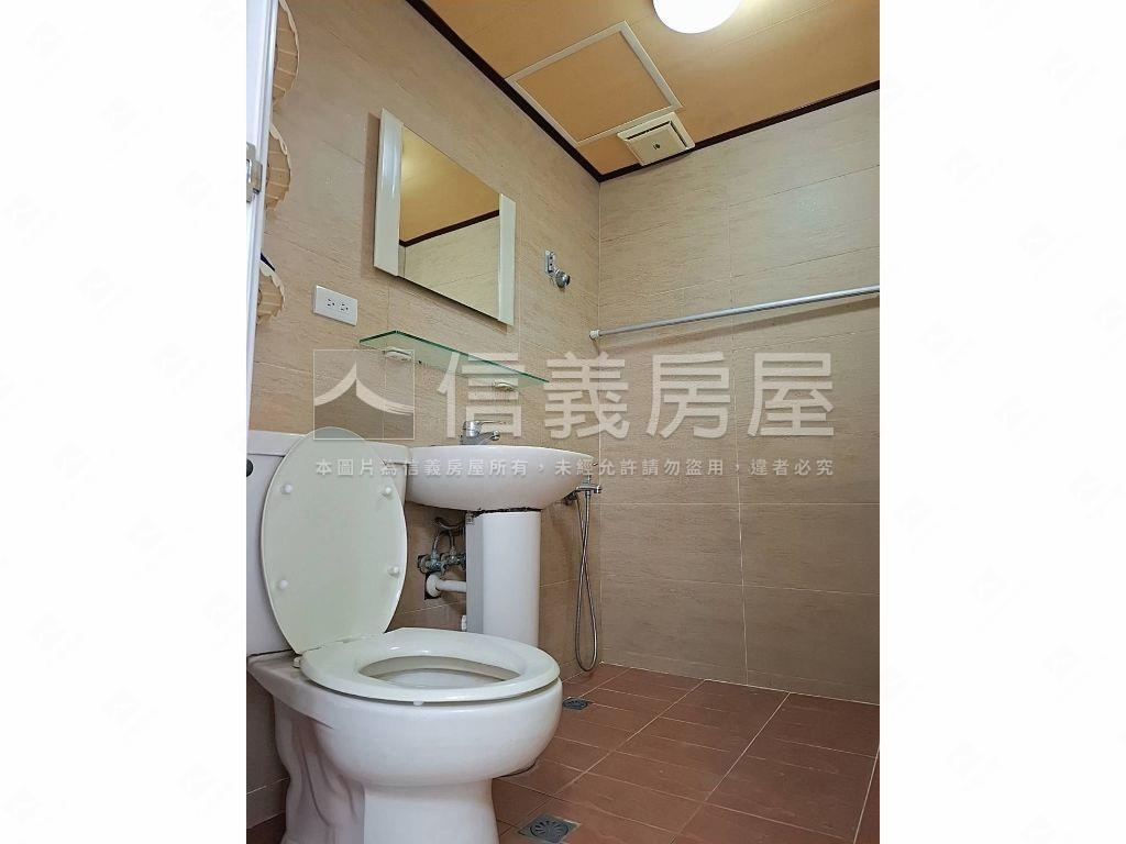 近中正路三房兩衛電梯美廈房屋室內格局與周邊環境