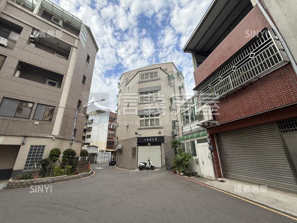 專任市區角間投套鑽石店面房屋室內格局與周邊環境
