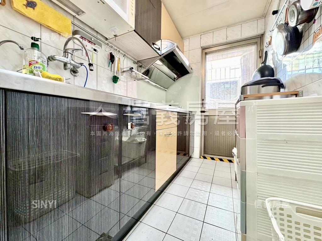 頭家國小學區３房休旅車房屋室內格局與周邊環境