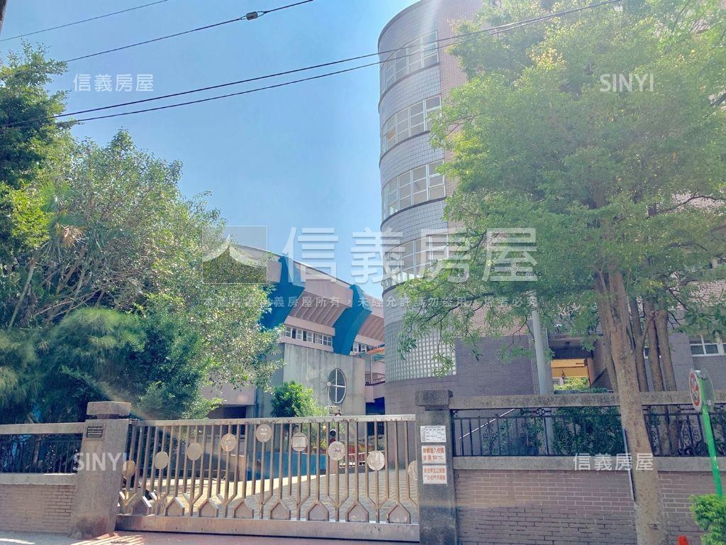 近林森國小透天房屋室內格局與周邊環境