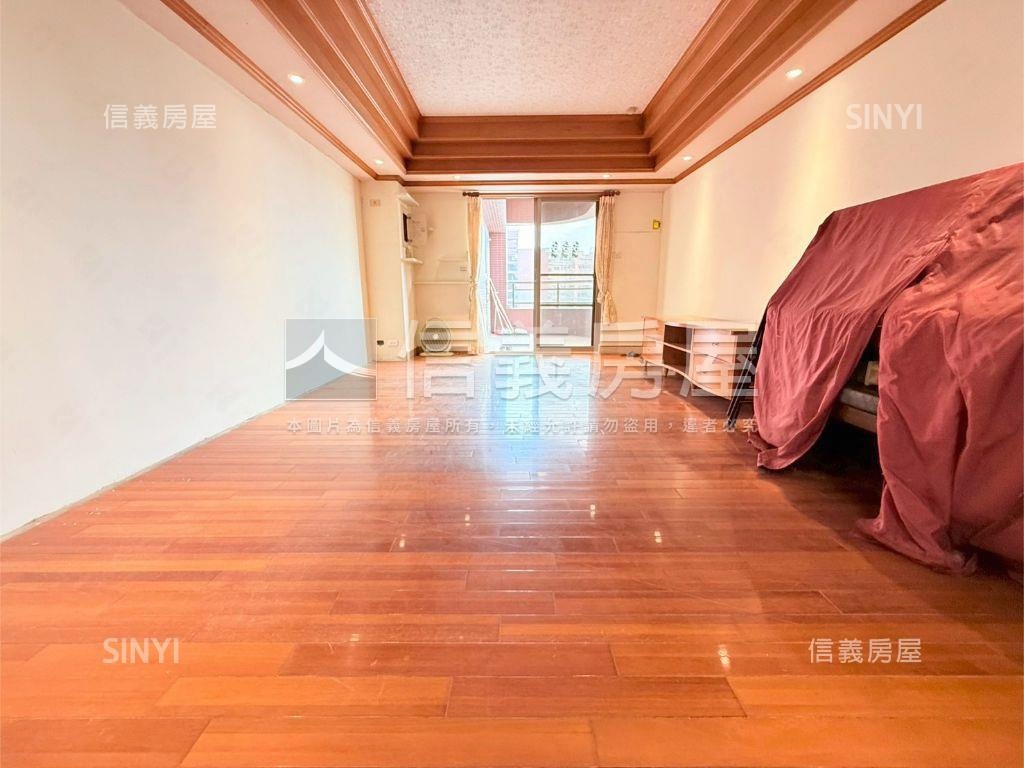 近衛武營高樓景觀三房平車房屋室內格局與周邊環境