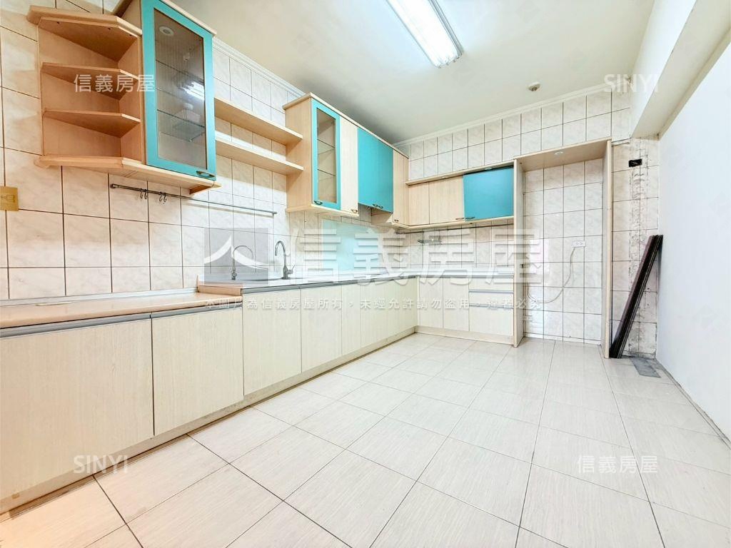 近衛武營高樓景觀三房平車房屋室內格局與周邊環境