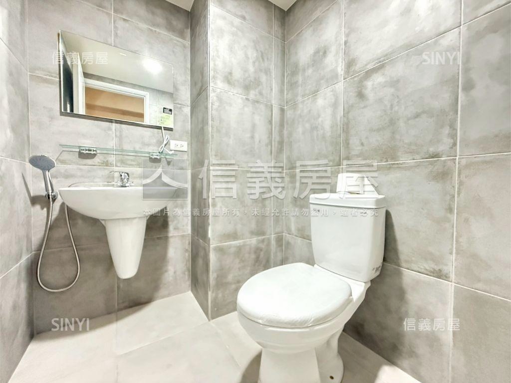 近衛武營高樓景觀三房平車房屋室內格局與周邊環境