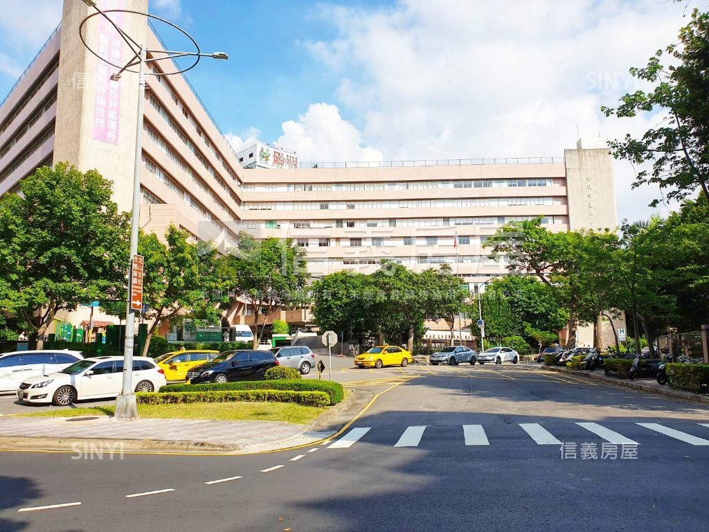 ＳＲＣ太子天母雙車位房屋室內格局與周邊環境