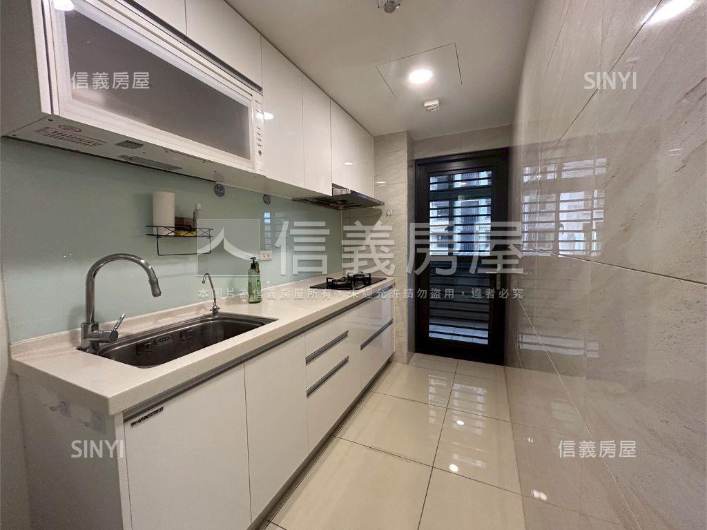 專任勿打擾豐悅三房車位房屋室內格局與周邊環境