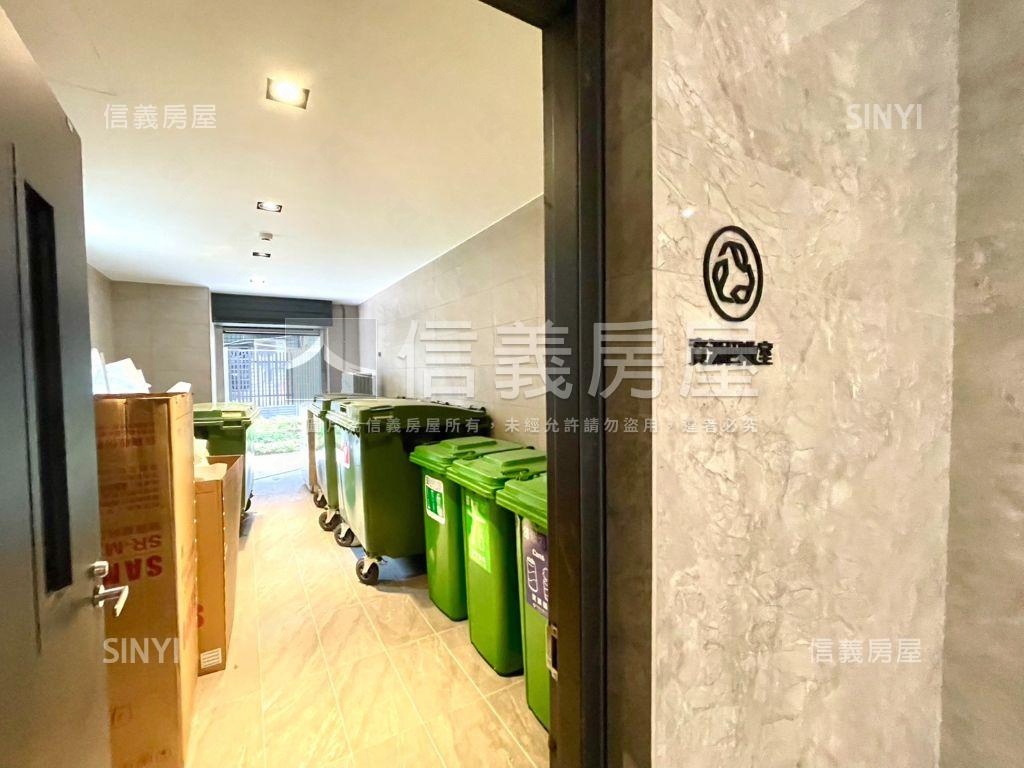 店長推薦全新２房２衛浴房屋室內格局與周邊環境