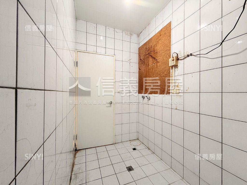 百業興旺☆三角窗店面房屋室內格局與周邊環境