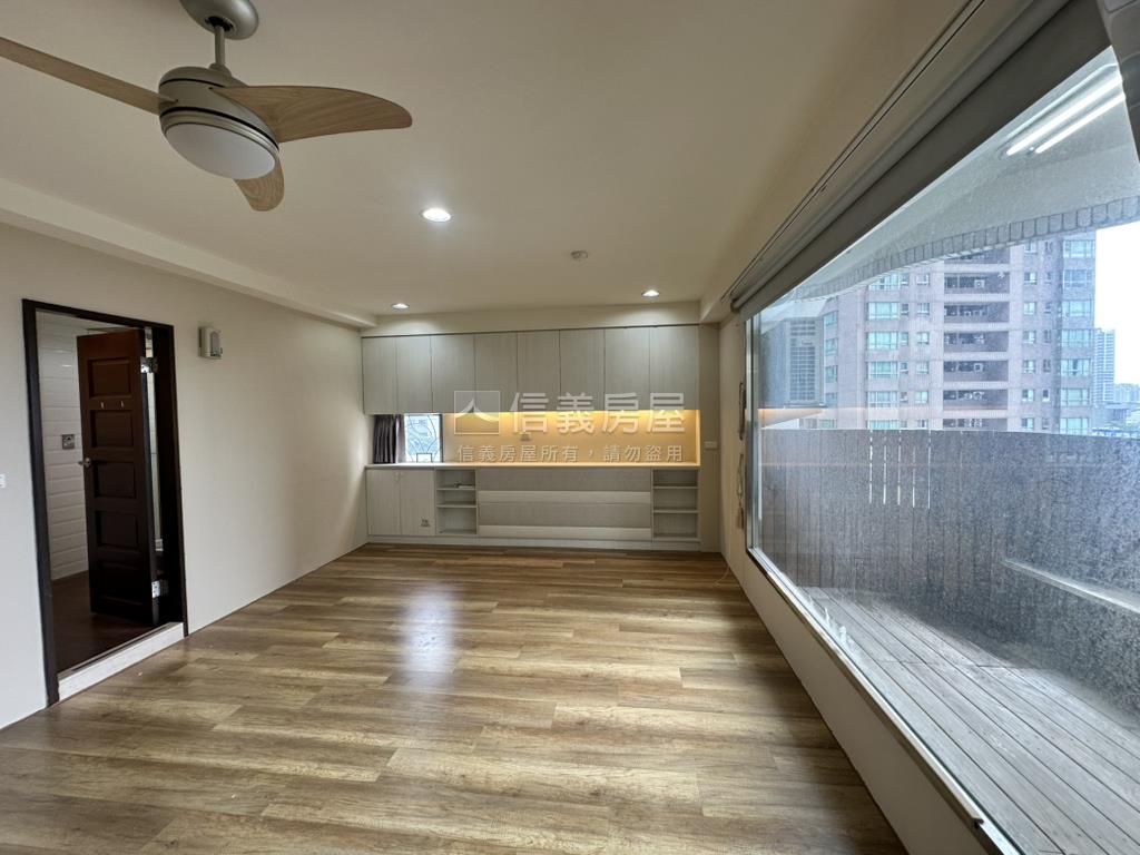 中友御品樓中樓子母大車位房屋室內格局與周邊環境