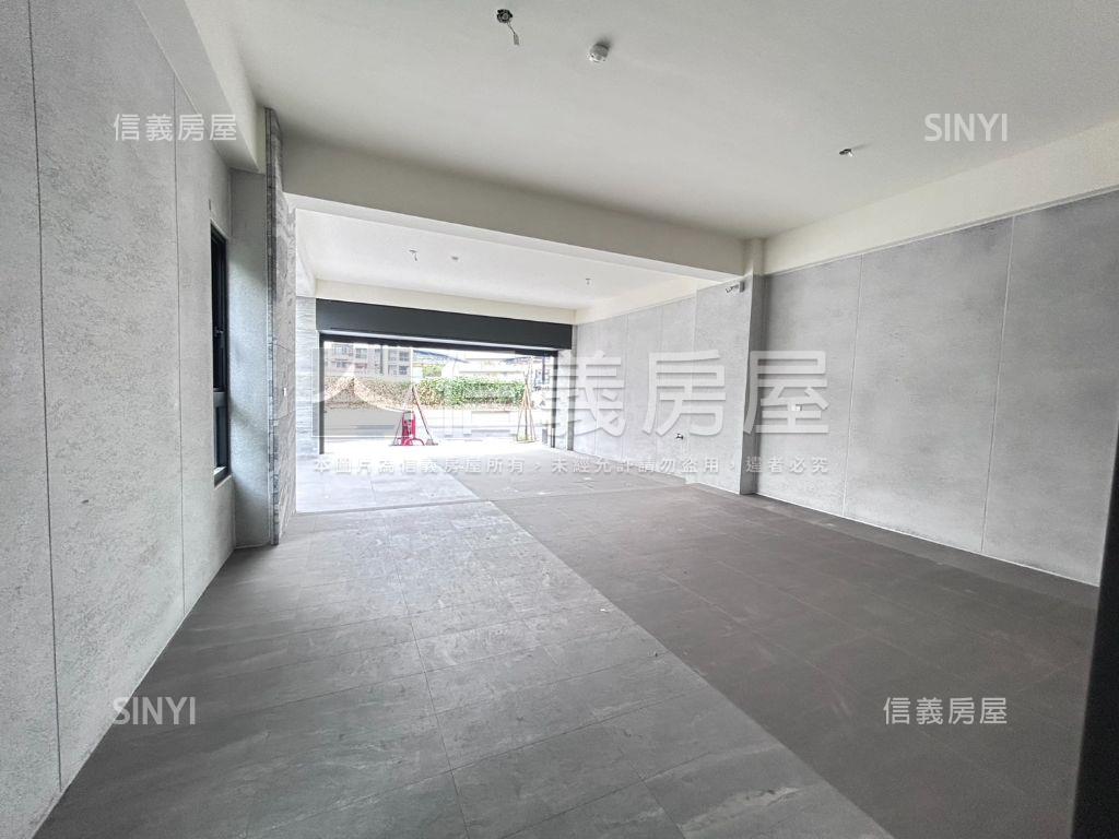 近好市多臨路角間別墅房屋室內格局與周邊環境