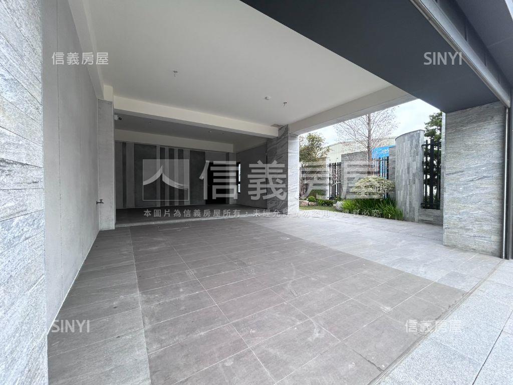 近好市多臨路角間別墅房屋室內格局與周邊環境