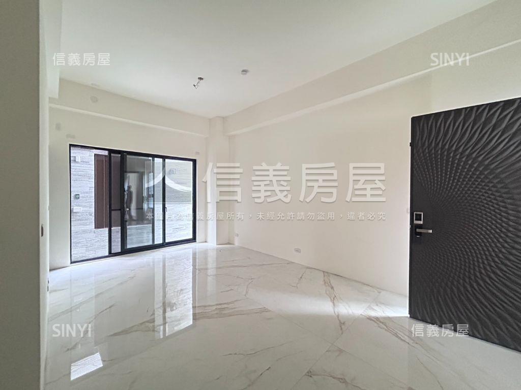 近好市多臨路角間別墅房屋室內格局與周邊環境