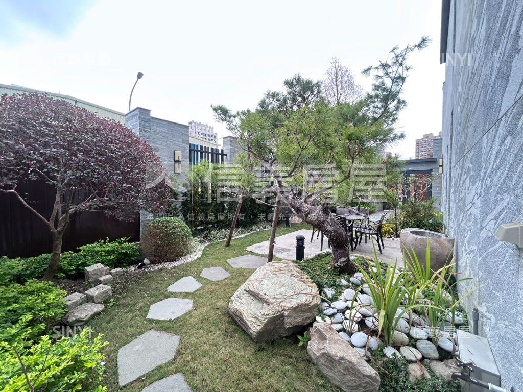 近好市多臨路角間別墅房屋室內格局與周邊環境