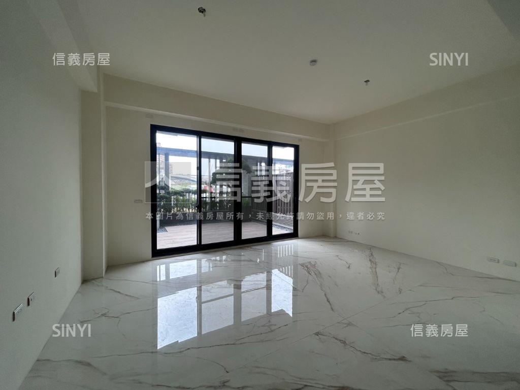 近好市多臨路角間別墅房屋室內格局與周邊環境