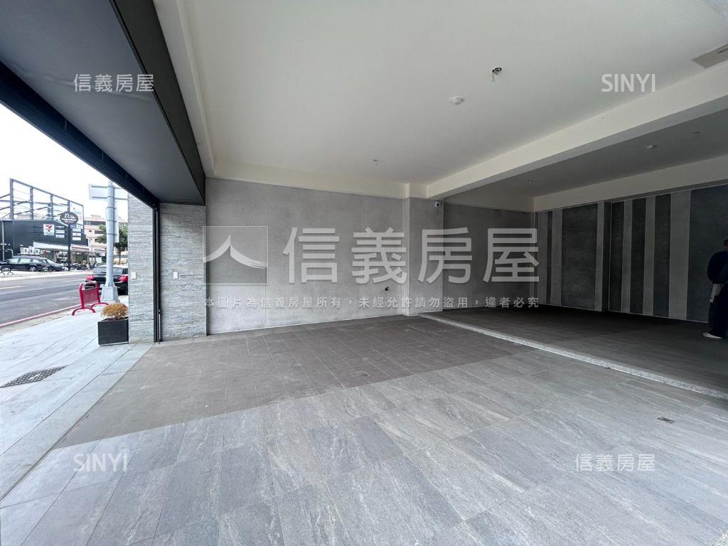 近好市多臨路角間別墅房屋室內格局與周邊環境