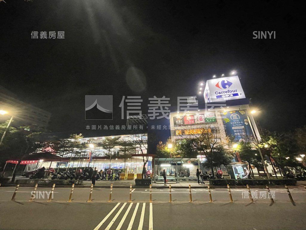 海洋都心２電梯旁平面車位房屋室內格局與周邊環境