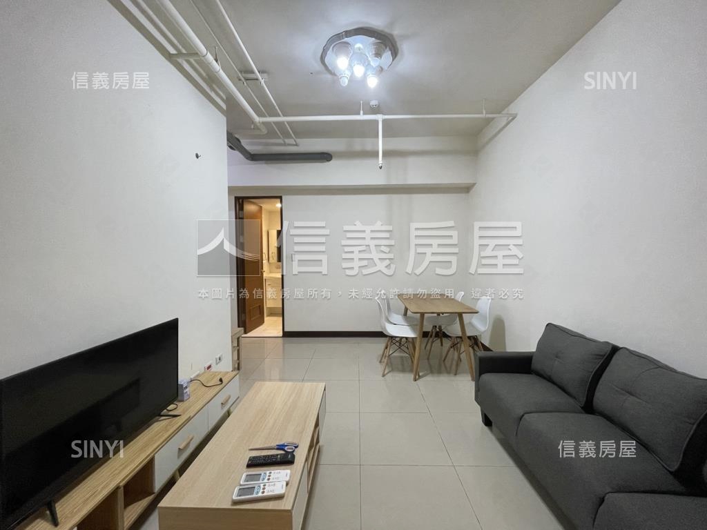海洋都心２電梯旁平面車位房屋室內格局與周邊環境