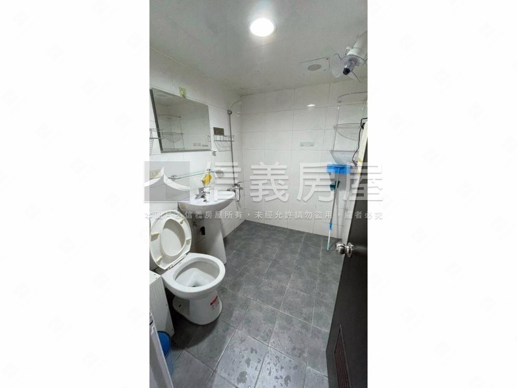 近中山國小捷運好出租房屋室內格局與周邊環境