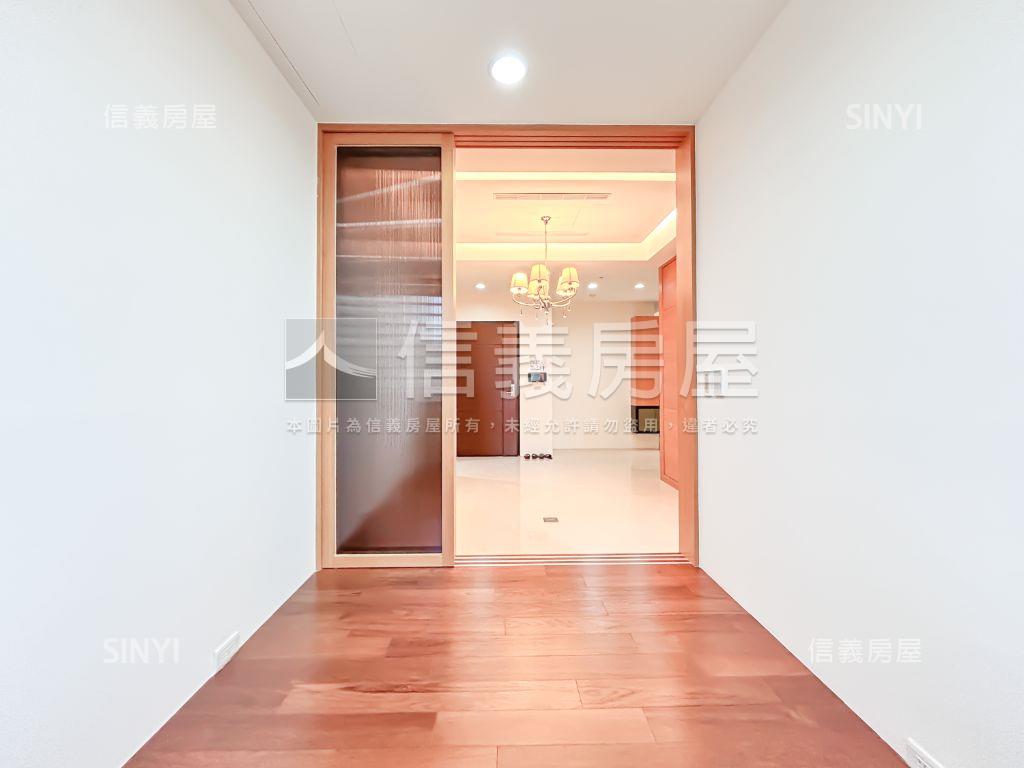 謙御｜尊榮大宅４房房屋室內格局與周邊環境