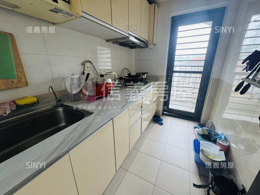 春虹日出溫馨三房房屋室內格局與周邊環境