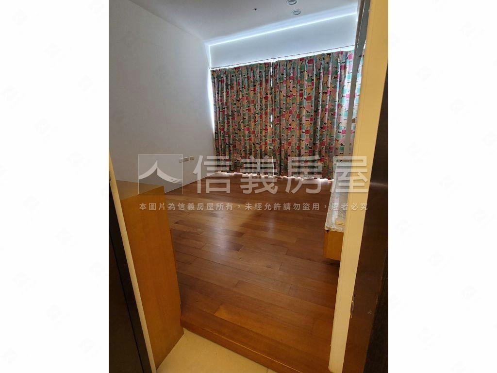 坤山時代觀邸傳世樓中樓房屋室內格局與周邊環境