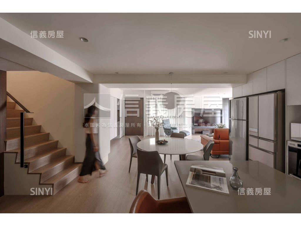 南美術•匠心裝潢樓中樓房屋室內格局與周邊環境