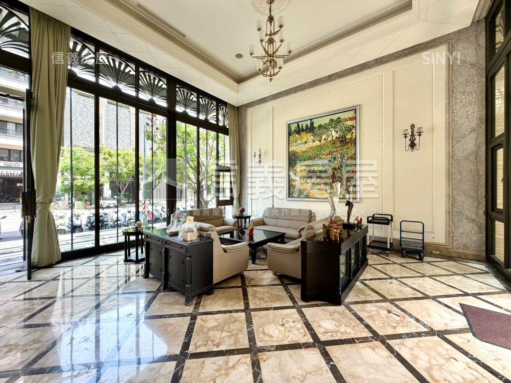 南美術•匠心裝潢樓中樓房屋室內格局與周邊環境