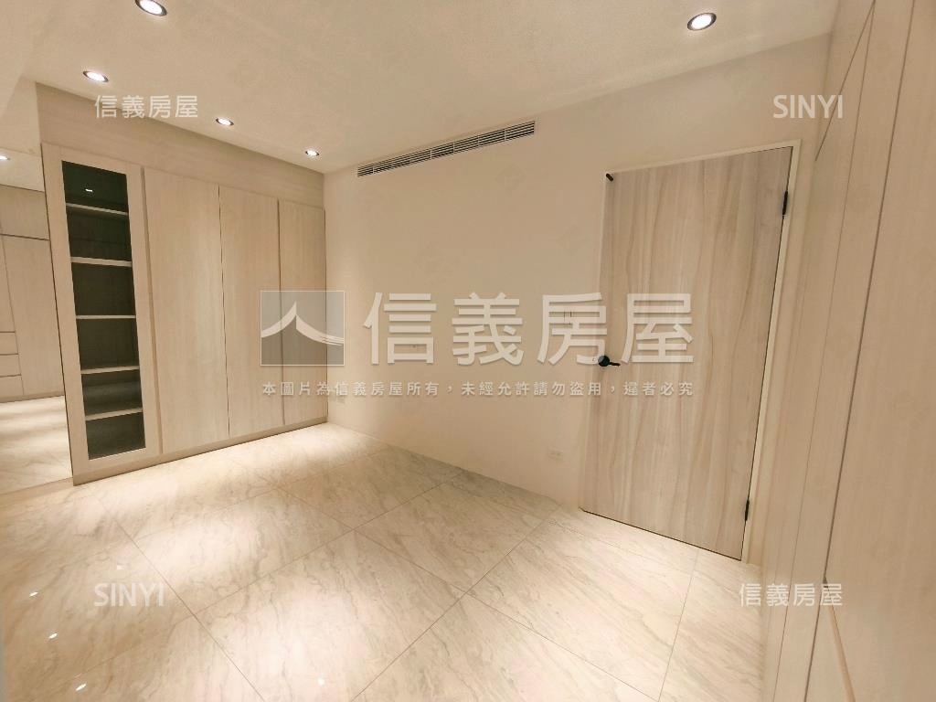 中山區電梯二房全新美妝房屋室內格局與周邊環境