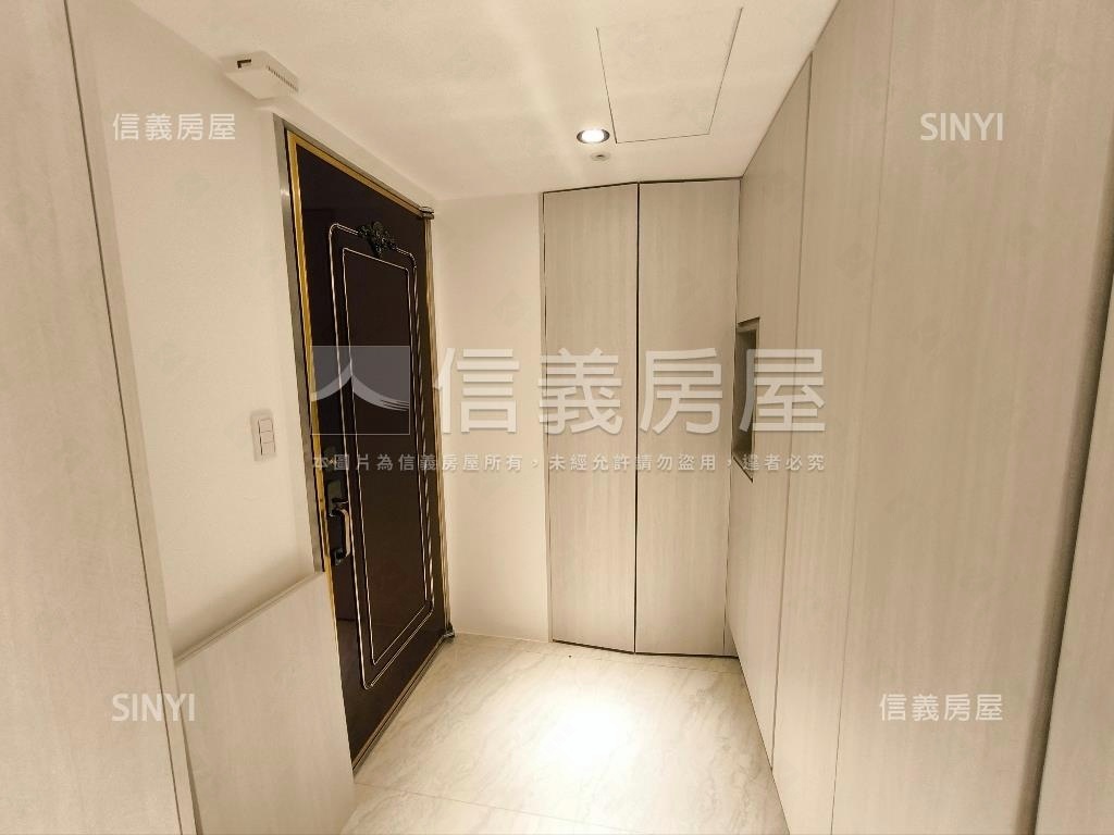 中山區電梯二房全新美妝房屋室內格局與周邊環境