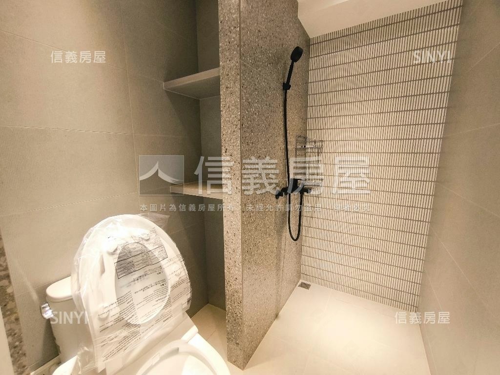 中山區電梯二房全新美妝房屋室內格局與周邊環境