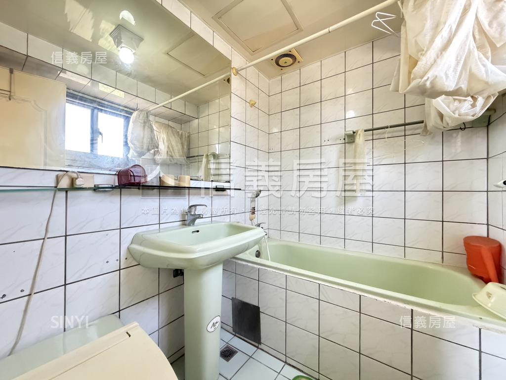 稀有！宗唐盛世四房平面車房屋室內格局與周邊環境