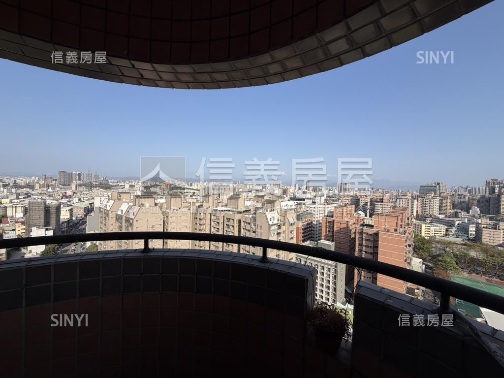 稀有！宗唐盛世四房平面車房屋室內格局與周邊環境