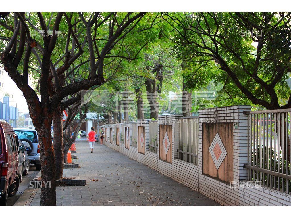 專任！逢甲公園旁四房平車房屋室內格局與周邊環境