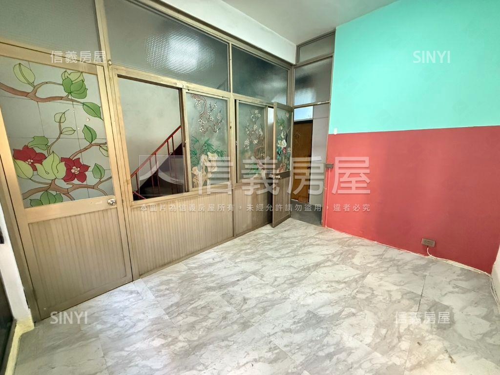 輕軌旁活巷機能透天房屋室內格局與周邊環境
