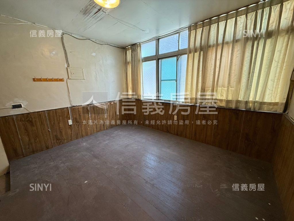 輕軌旁活巷機能透天房屋室內格局與周邊環境