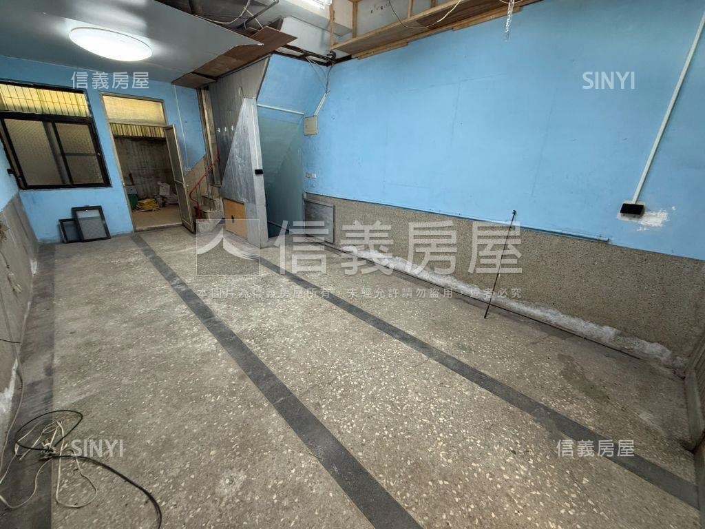 輕軌旁活巷機能透天房屋室內格局與周邊環境