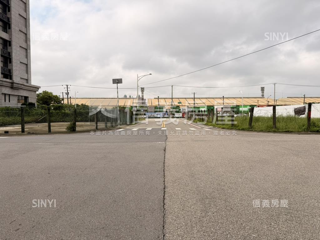 經國重劃區角地房屋室內格局與周邊環境