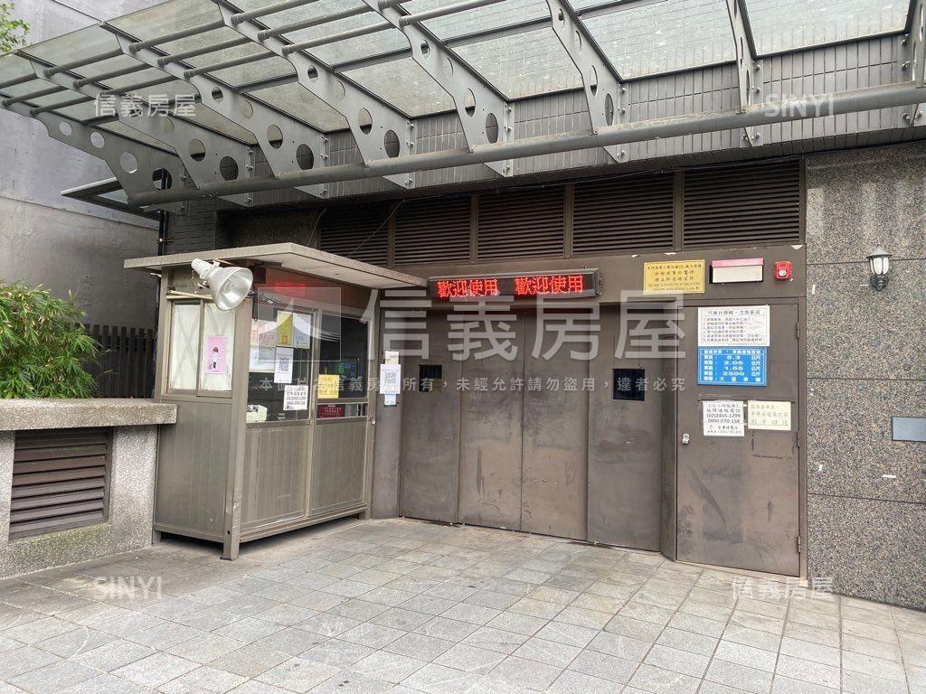 停車暫休憩。二五待客來房屋室內格局與周邊環境