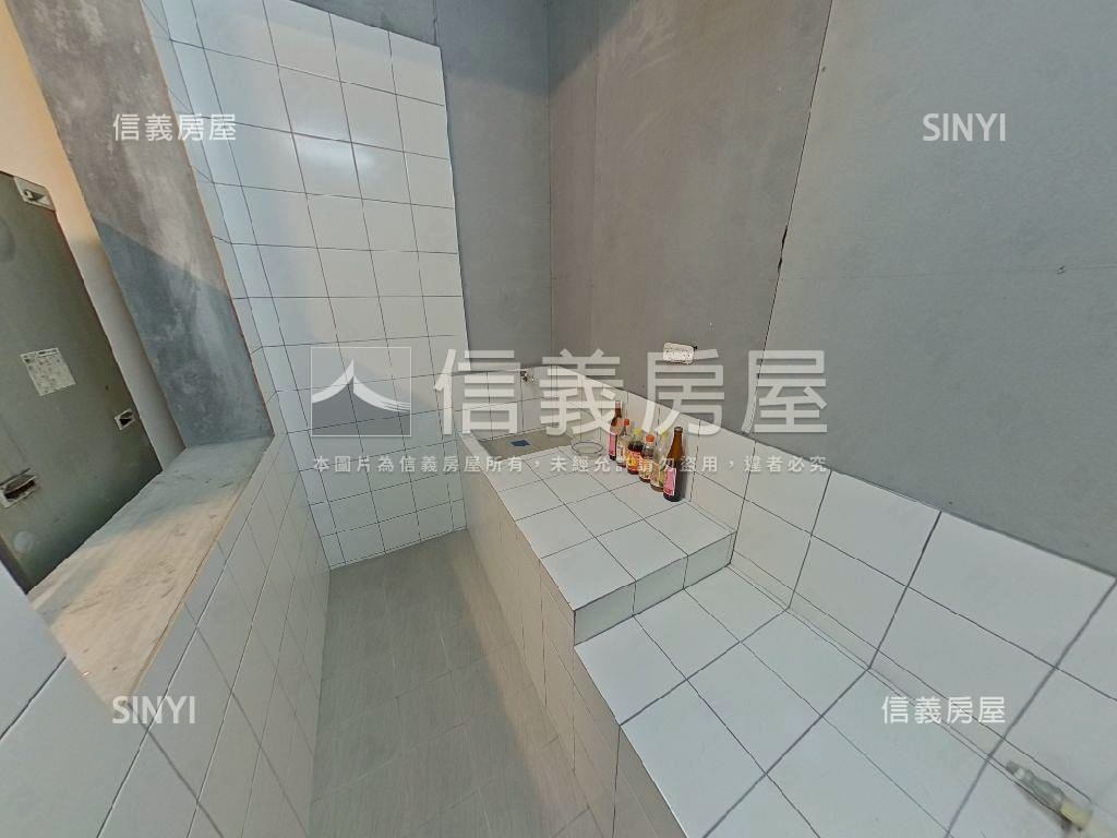 近未來捷運。大空間公寓房屋室內格局與周邊環境